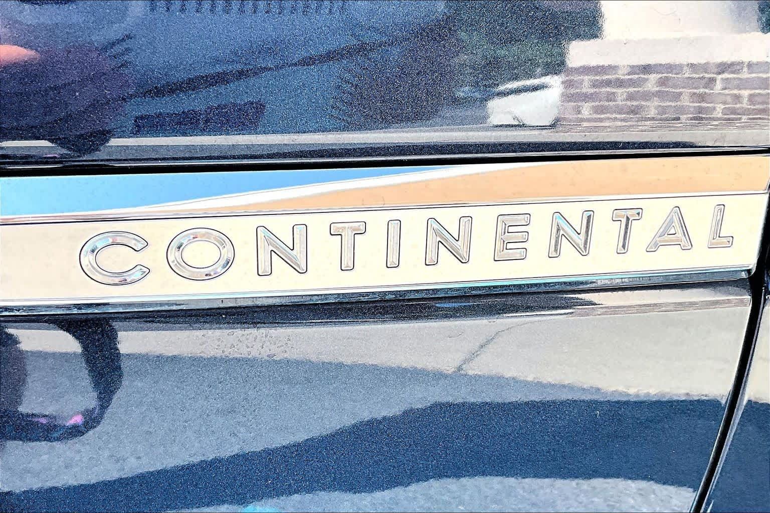Used 2017 Lincoln Continental Reserve w/ Climate Package FWD image 10