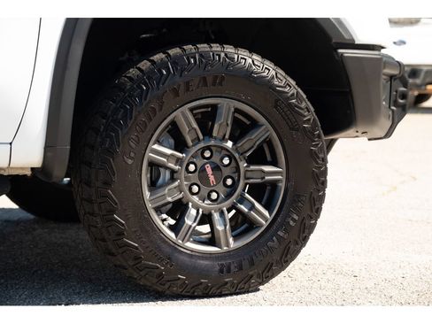 Used 2024 GMC Sierra 1500 AT4X AWD/4WD image 10