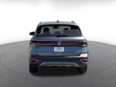 Used 2025 Volkswagen Taos SE FWD image 12