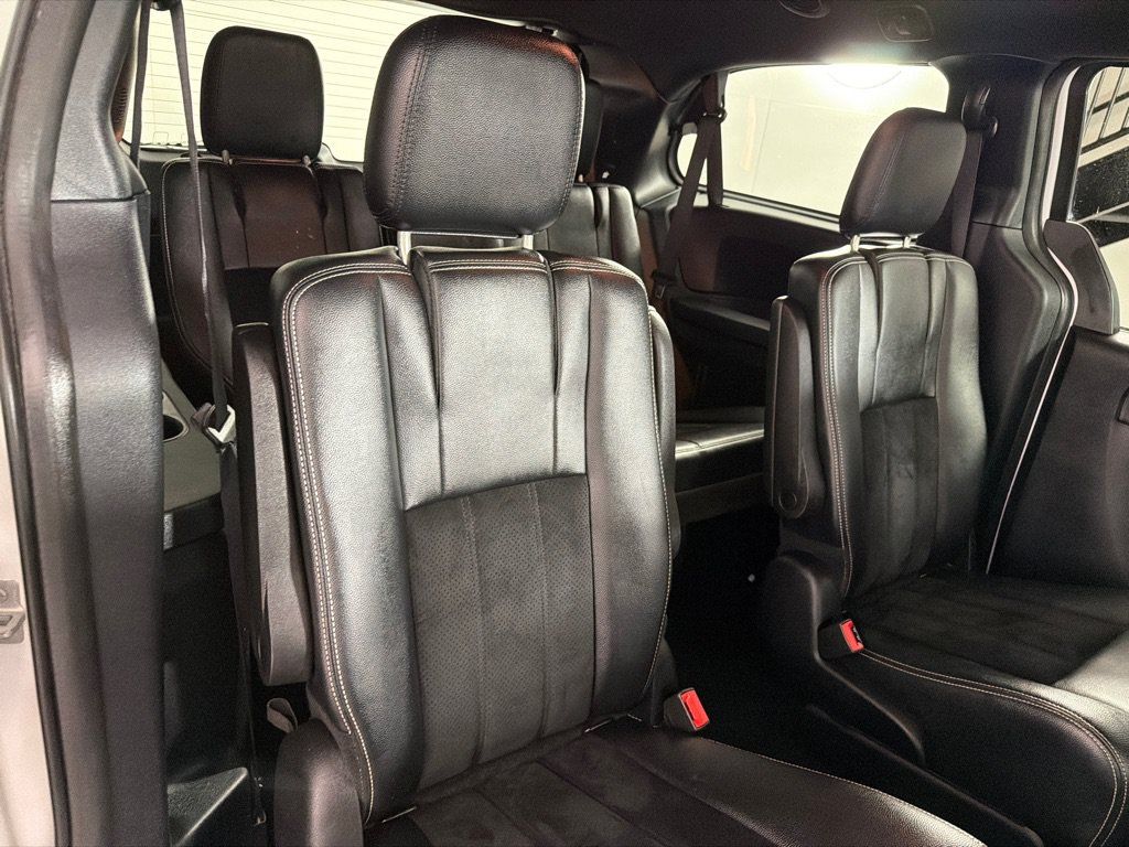 Used 2015 Dodge Grand Caravan SXT FWD image 21