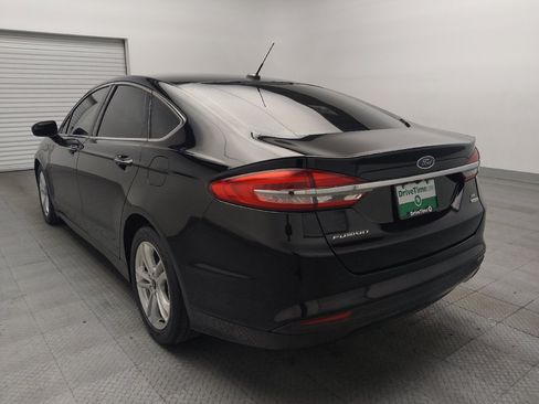 Used 2018 Ford Fusion SE FWD image 5
