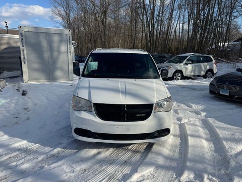 Used 2014 RAM C/V Tradesman image 2