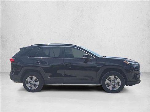 Certified 2025 Toyota RAV4 XLE AWD/4WD image 4