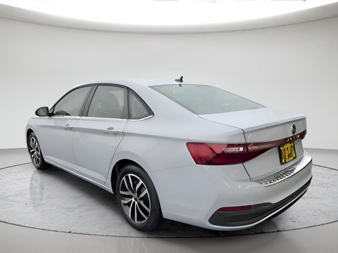 New 2026 Volkswagen Jetta SE FWD image 5