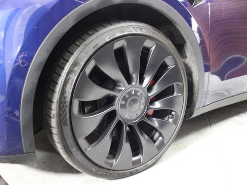 Used 2022 Tesla Model Y Performance image 6