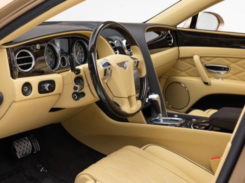 Used 2015 Bentley Flying Spur W12 image 36