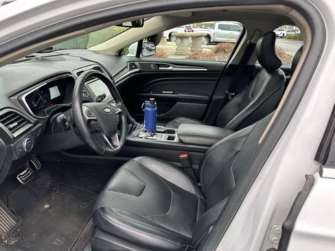 Used 2017 Ford Fusion Titanium image 11