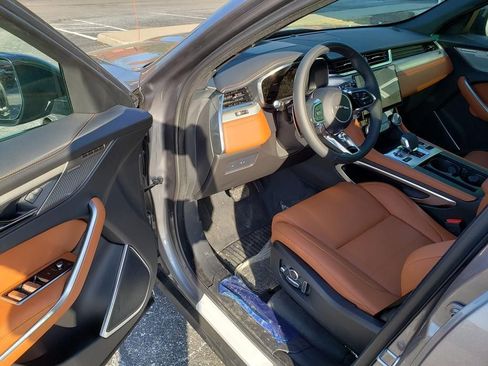 New 2026 Jaguar F-PACE R-Dynamic S image 8