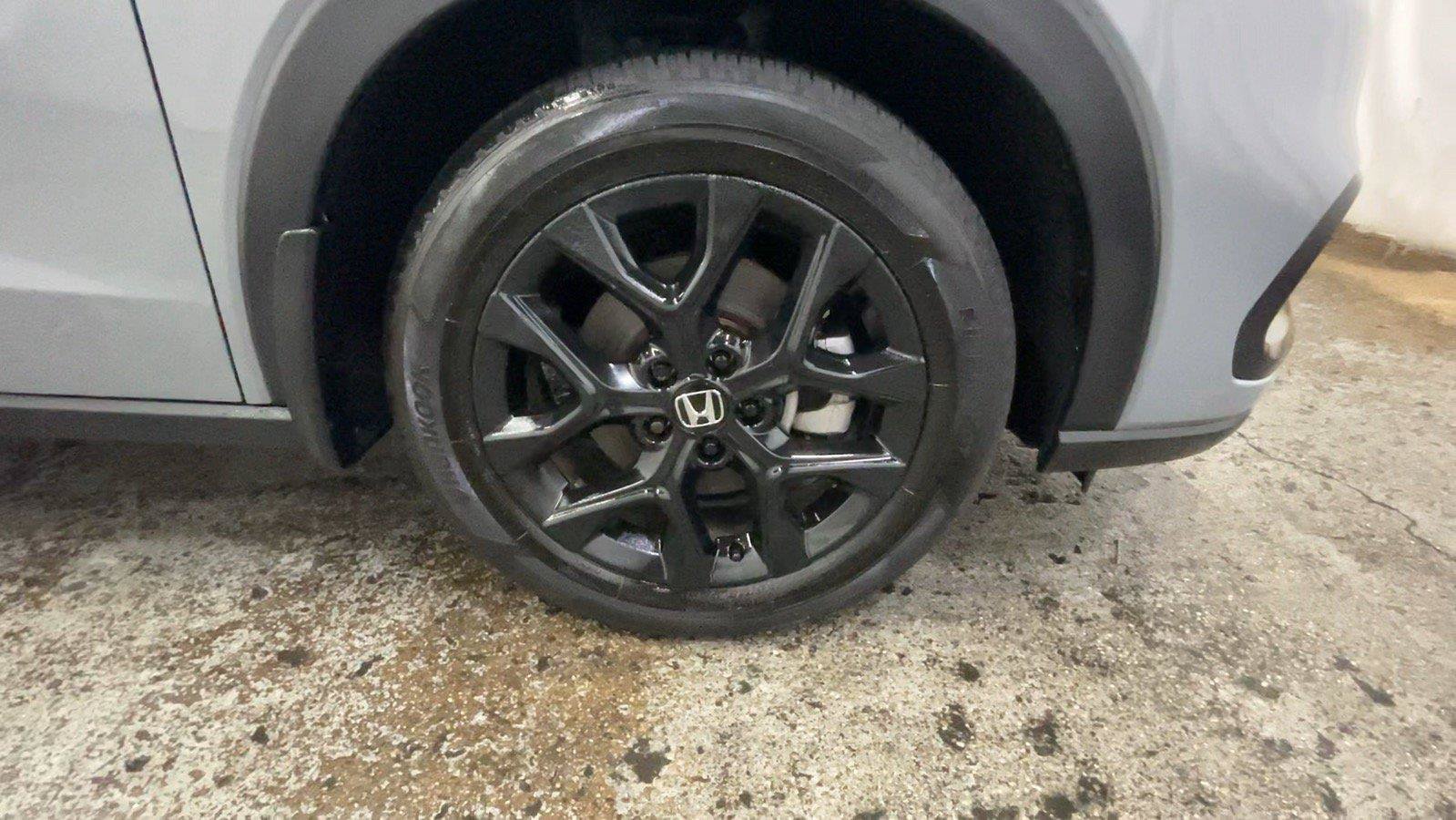 Certified 2025 Honda HR-V Sport image 19