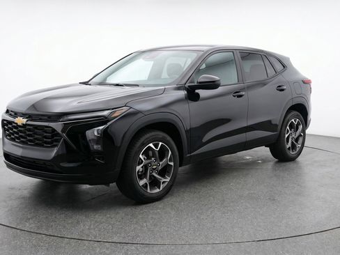 Used 2025 Chevrolet Trax LT FWD image 3
