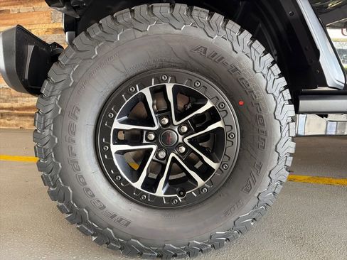 New 2026 Jeep Wrangler Unlimited Rubicon w/ Xtreme 35 Tire Package AWD/4WD image 6