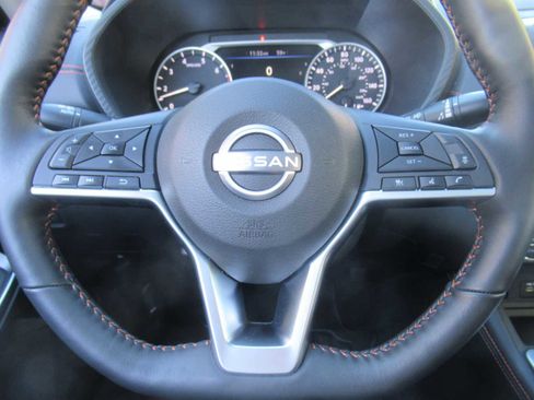 Used 2025 Nissan Sentra SR w/ SR Premium Package image 17