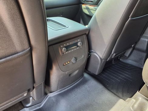 Used 2012 Chevrolet Tahoe LTZ AWD/4WD image 17