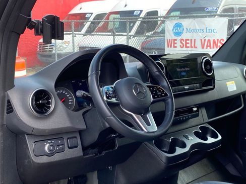 Used 2022 Mercedes-Benz Sprinter 4500 w/ Parking Package image 12
