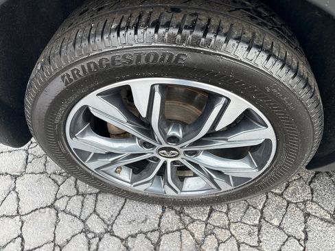 Used 2018 INFINITI QX30 AWD w/ Cafe Teak Theme Package image 7