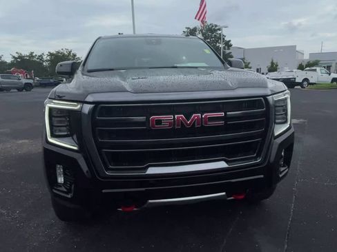 Used 2024 GMC Yukon AT4 AWD/4WD image 3