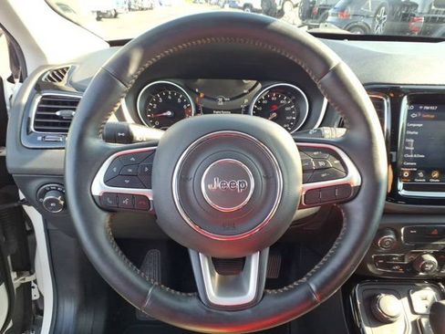 Used 2018 Jeep Compass Limited w/ Navigation Group AWD/4WD image 19