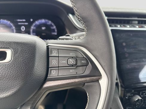 Used 2023 Jeep Grand Cherokee L Limited image 18