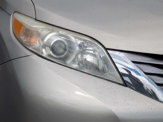 Used 2017 Toyota Sienna XLE FWD image 9