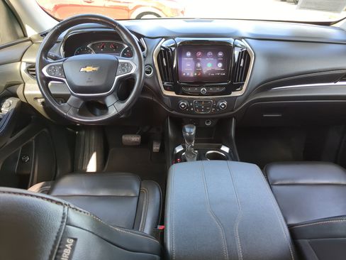 Used 2021 Chevrolet Traverse LT image 13