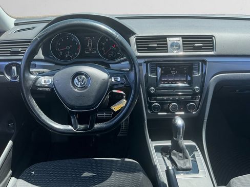 Used 2016 Volkswagen Passat 1.8T R-Line FWD image 10