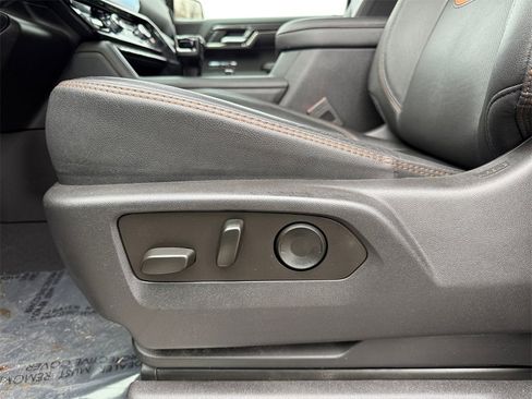 Used 2023 GMC Sierra 1500 AT4 w/ AT4 Preferred Package image 10