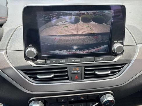 Used 2024 Nissan Altima 2.5 SR FWD image 25