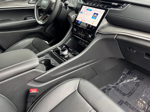 New 2025 Jeep Grand Cherokee Limited w/ Trailer Tow Package image 14