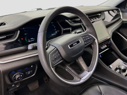 Used 2023 Jeep Grand Cherokee 4WD 4xe image 18