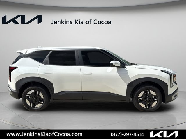 Certified 2027 Kia Seltos LX FWD image 3