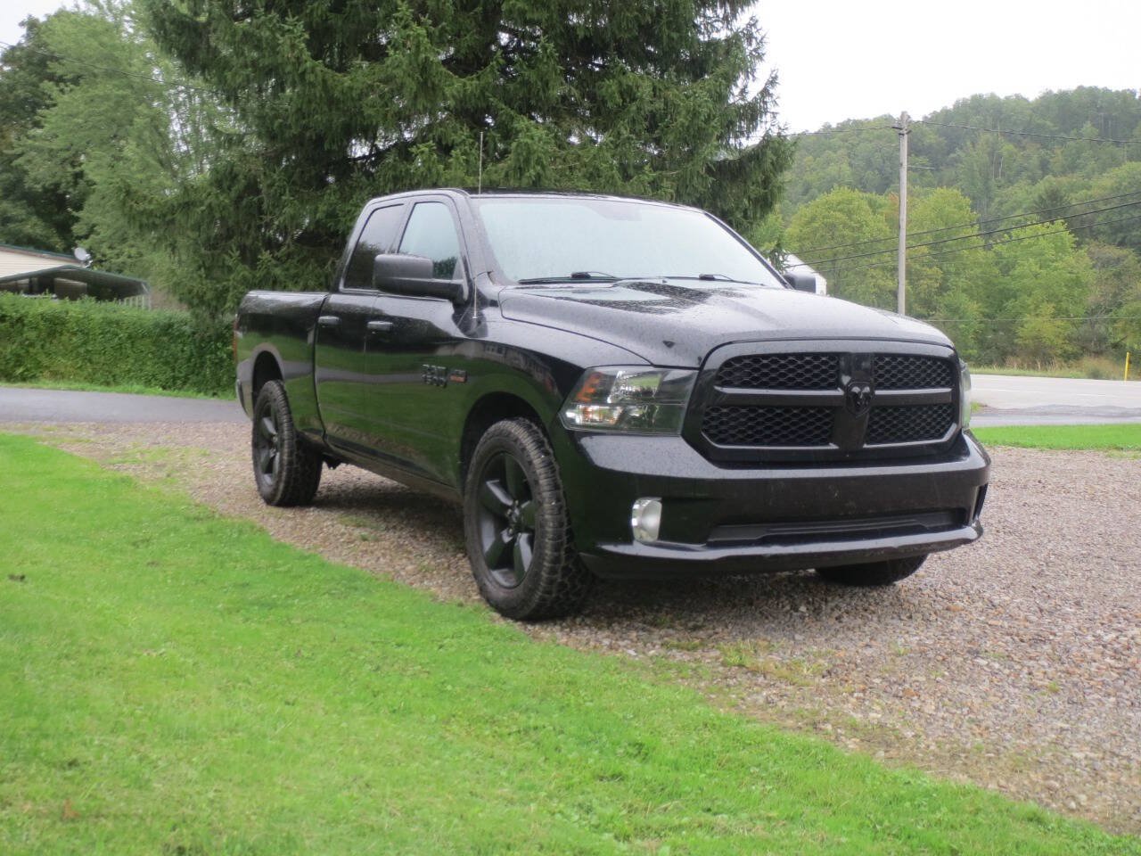 Used 2018 RAM 1500 Express w/ Black Ram 1500 Express Group AWD/4WD image 1