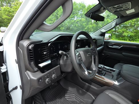 New 2026 Chevrolet Silverado 1500 LT Trail Boss w/ Safety Package AWD/4WD image 15