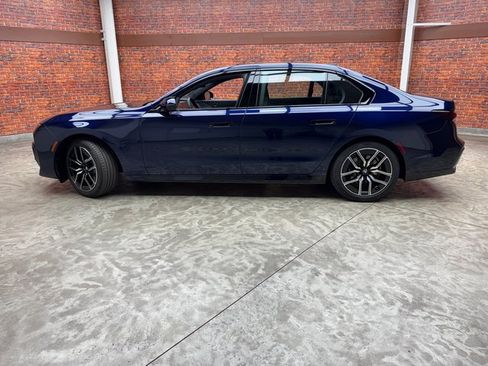 Used 2026 BMW 740i xDrive image 2