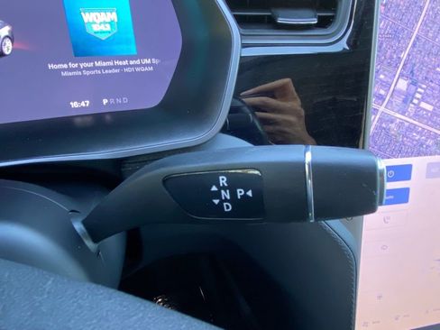 Used 2020 Tesla Model S Long Range Plus image 28