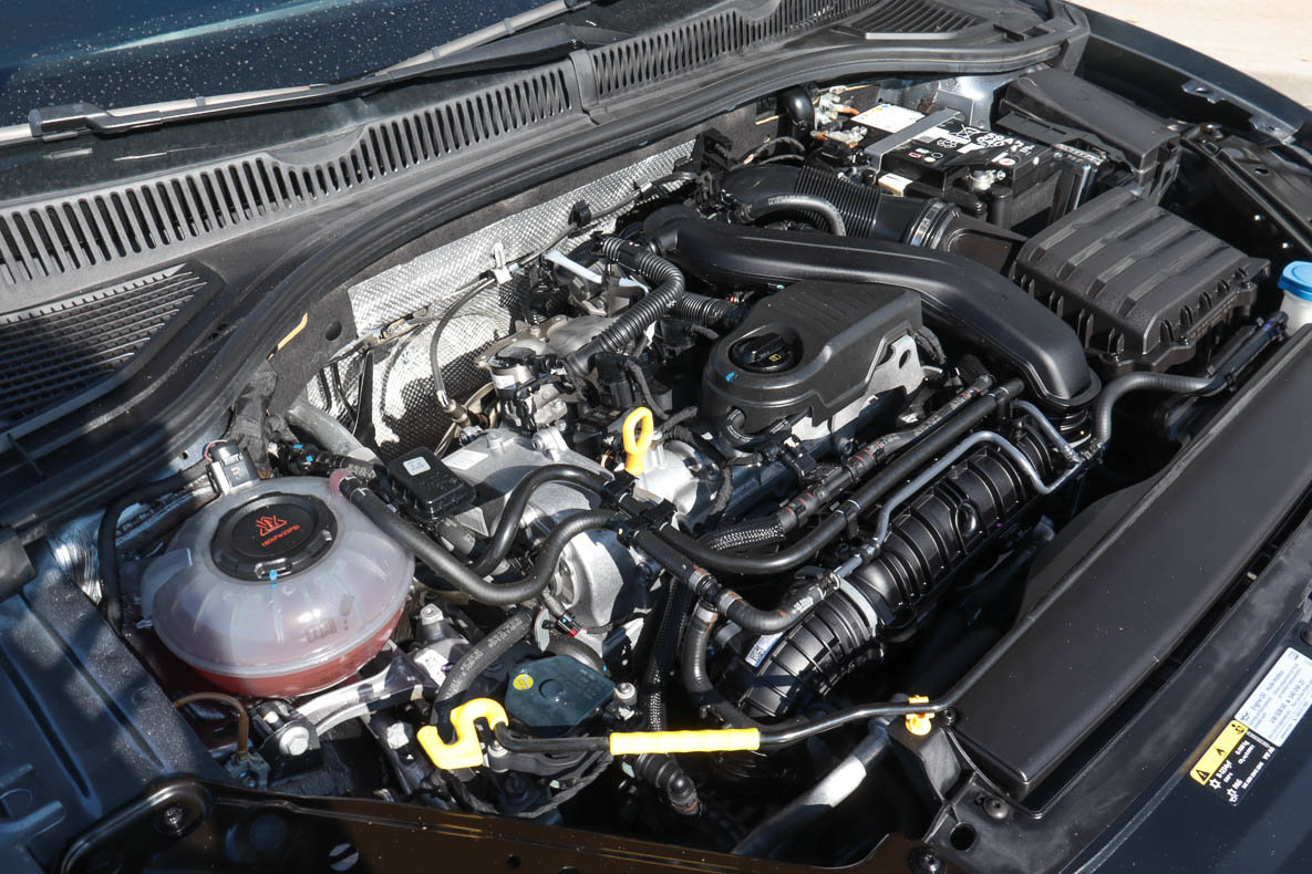 Used 2025 Volkswagen Jetta Sport FWD image 19