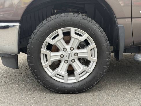 Used 2017 Nissan Titan SV AWD/4WD image 4