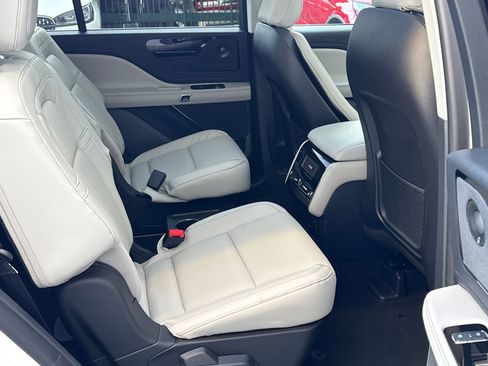 New 2026 Lincoln Aviator Reserve AWD/4WD image 9