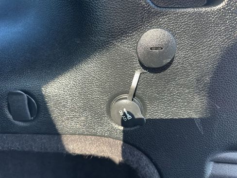 Used 2018 Jeep Grand Cherokee Laredo image 13