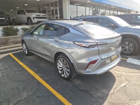 Used 2025 Buick Envista Avenir image 3