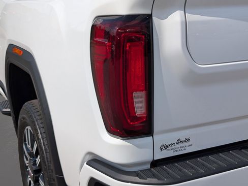 Used 2023 GMC Sierra 2500 AT4 w/ AT4 Preferred Package image 11