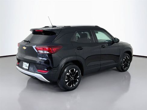 Used 2023 Chevrolet TrailBlazer LT FWD image 9
