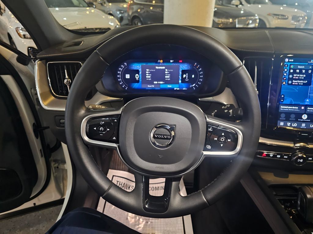 Used 2022 Volvo XC60 B6 R-Design AWD/4WD image 19