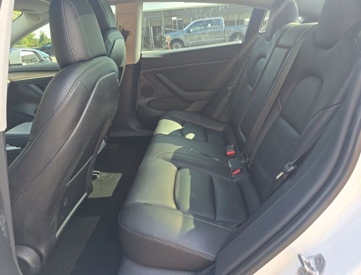 Used 2021 Tesla Model 3 Long Range AWD/4WD image 18