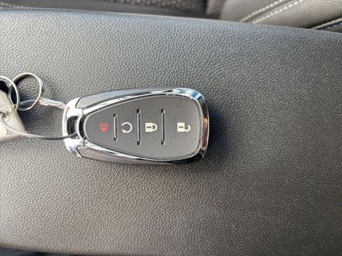 Used 2025 Chevrolet Trax LT image 22