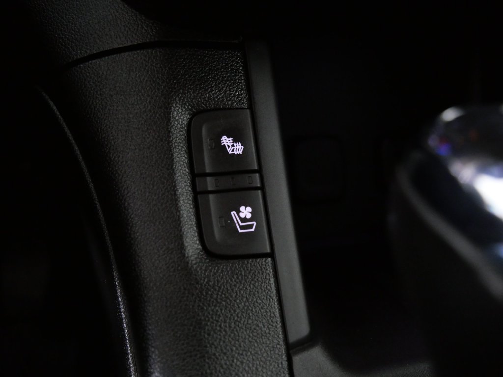 Used 2018 GMC Acadia Denali w/ Technology Package AWD/4WD image 24