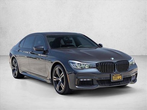 Used 2016 BMW 740i RWD image 3