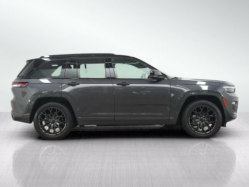 Used 2025 Jeep Grand Cherokee Summit AWD/4WD image 6