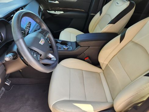 Certified 2023 Cadillac XT4 Sport FWD image 11