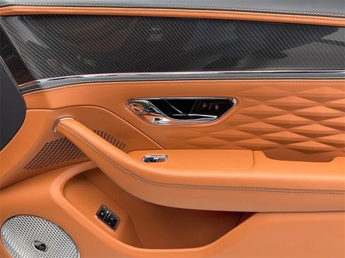 Used 2022 Bentley Flying Spur W12 image 56