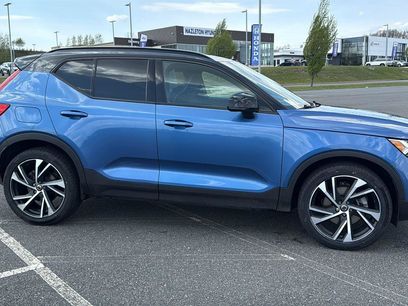 Used 2019 Volvo XC40 T5 R-Design